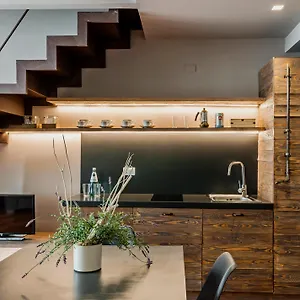 ferrini-home-residence-150.catania-hotels.net/